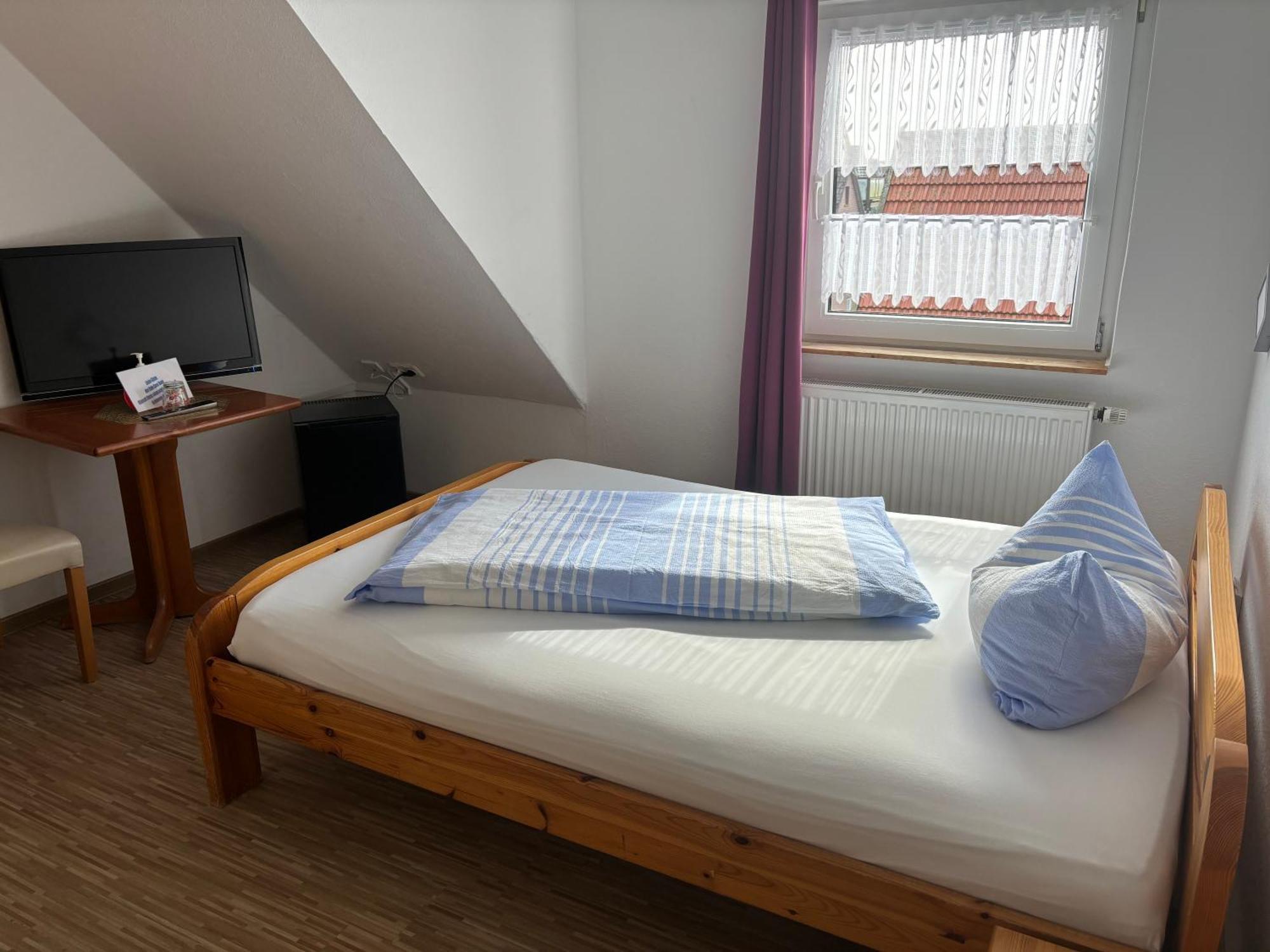 Single Room,1499202790:JPEG